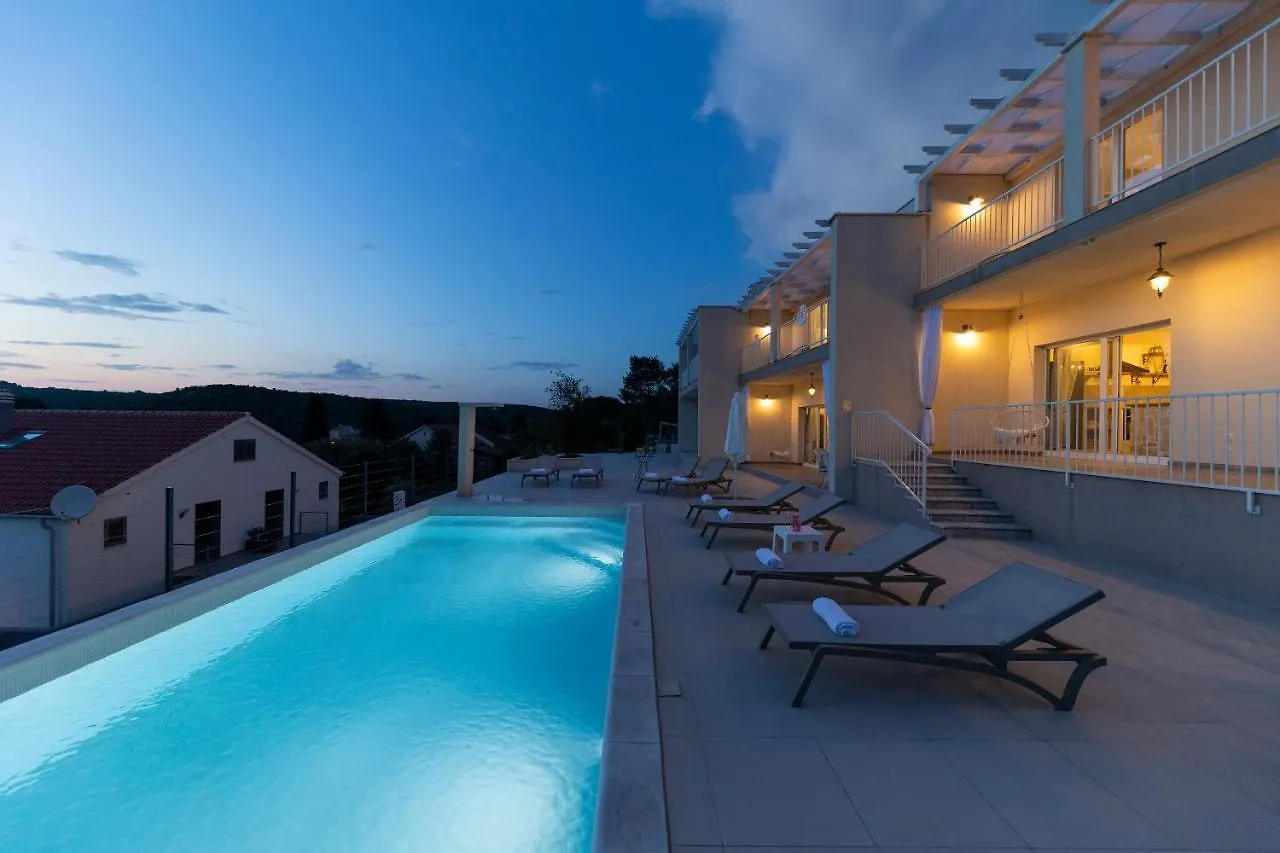 Tilagus Holiday Villa - Nostromo Zman 0*,