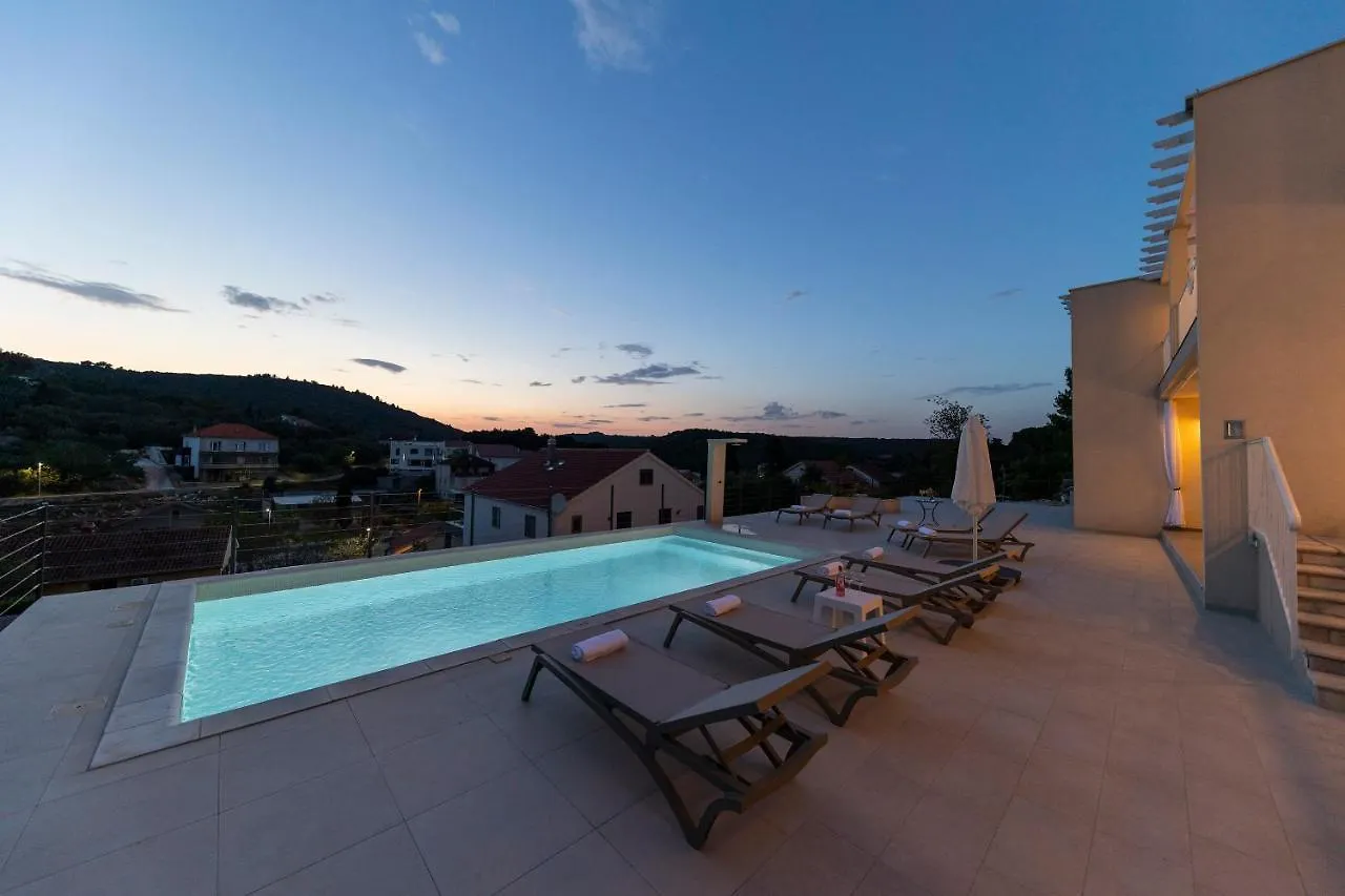 Tilagus Holiday Villa - Nostromo Zman