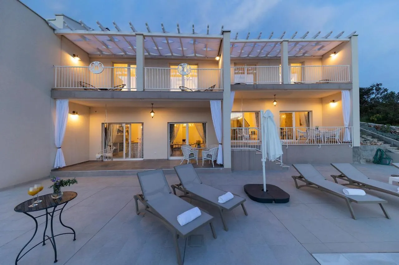 Apartment Tilagus Holiday Villa - Nostromo Zman