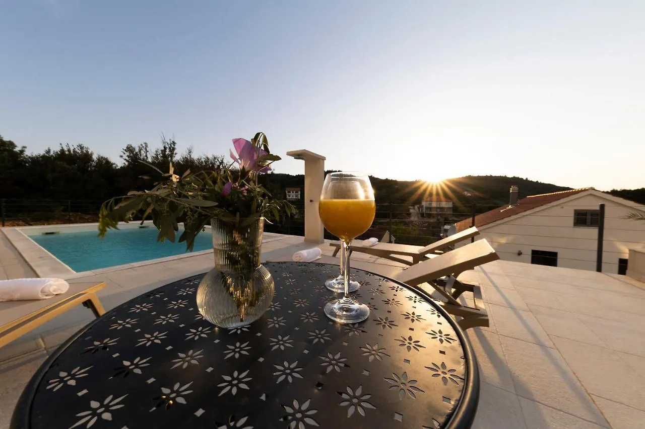 Apartment Tilagus Holiday Villa - Nostromo Zman