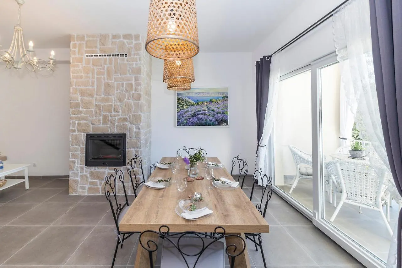 Tilagus Holiday Villa - Nostromo Zman