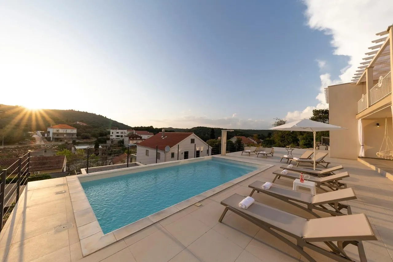 Tilagus Holiday Villa - Nostromo Zman